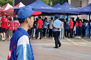 加克波本场数据：2进球1造点2关键传球，评分9.6全场最高